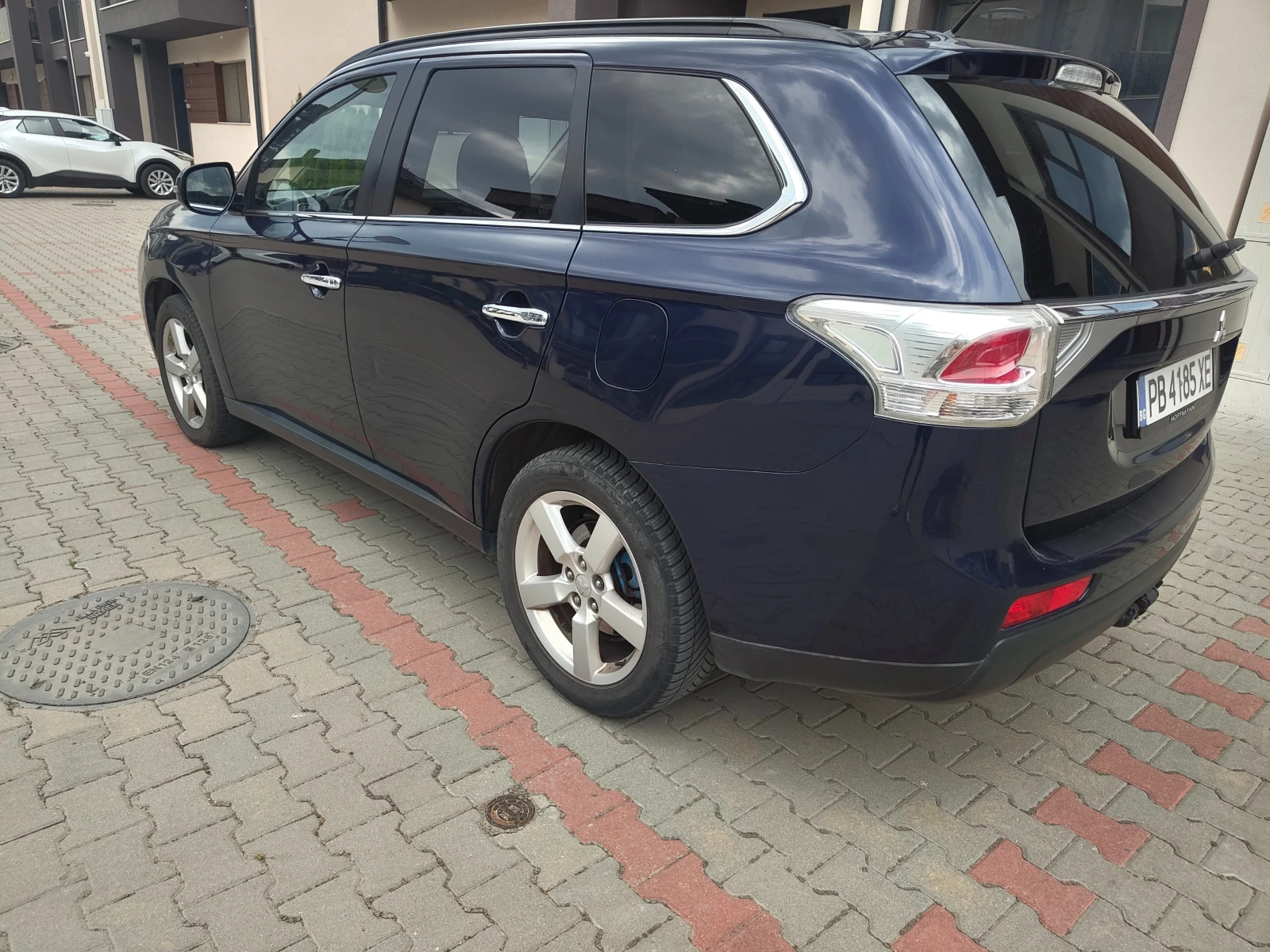 Mitsubishi Outlander, снимка 16 - Автомобили и джипове - 55124100