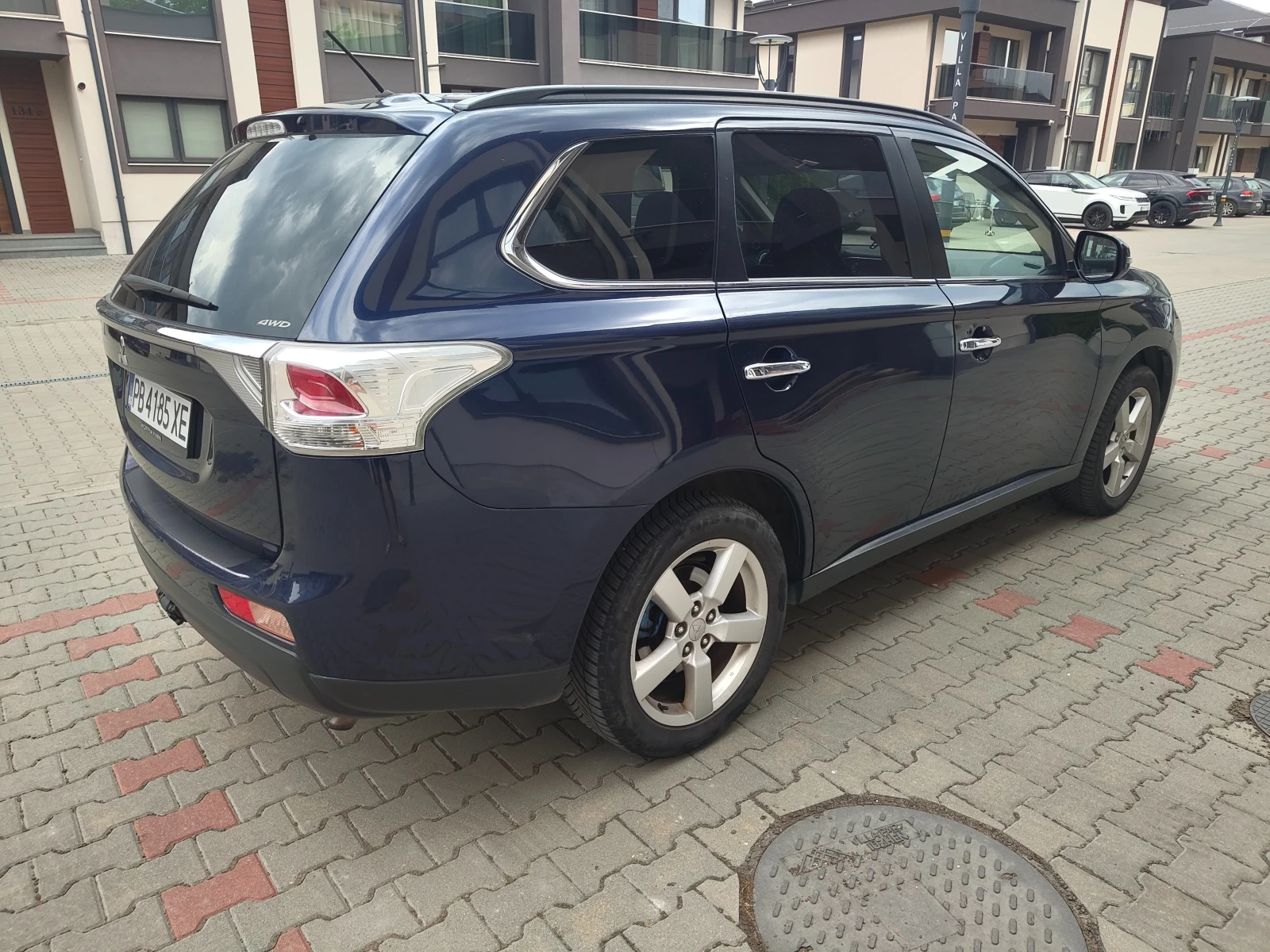 Mitsubishi Outlander, снимка 14 - Автомобили и джипове - 55124100