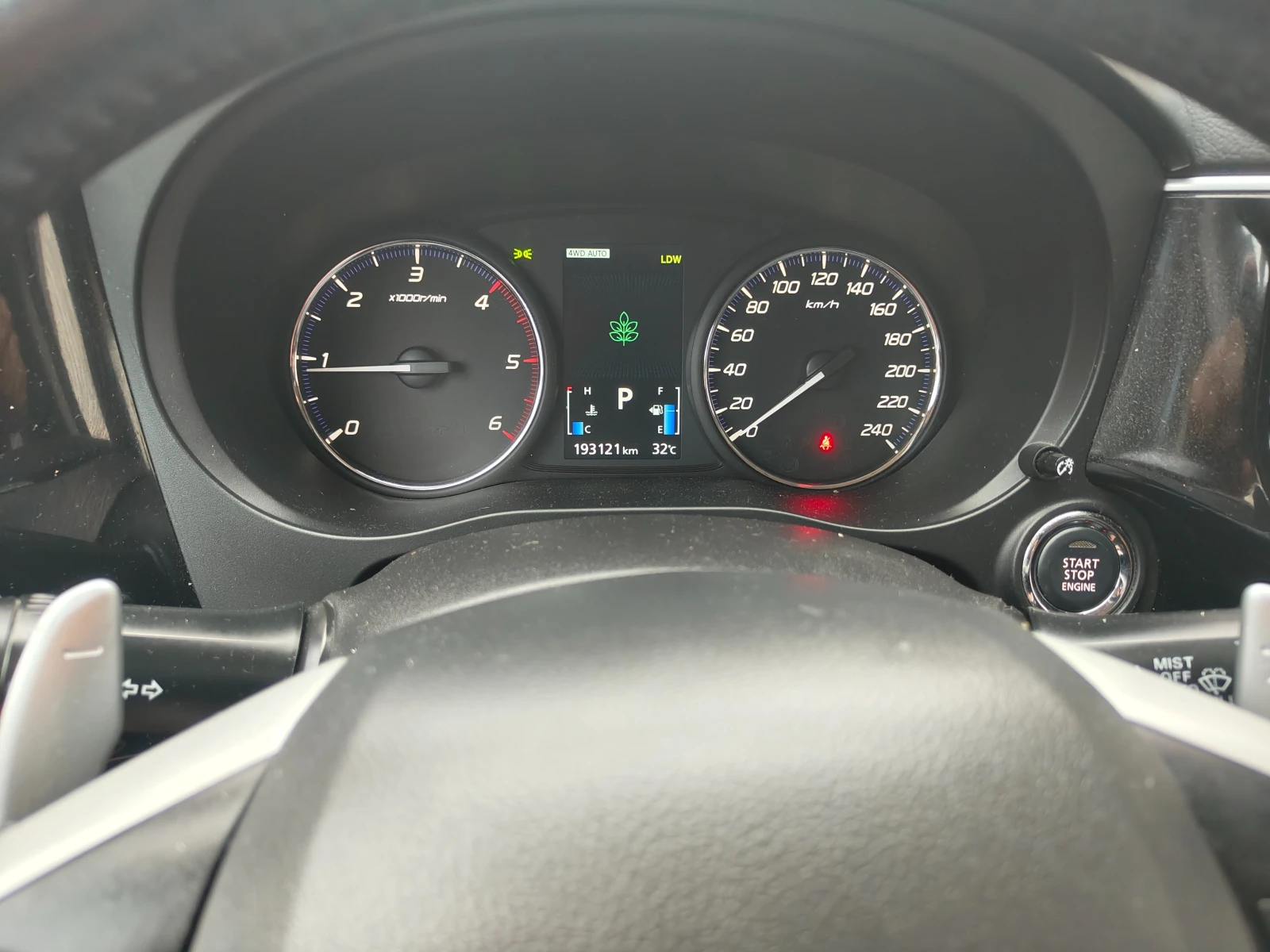 Mitsubishi Outlander, снимка 10 - Автомобили и джипове - 55124100