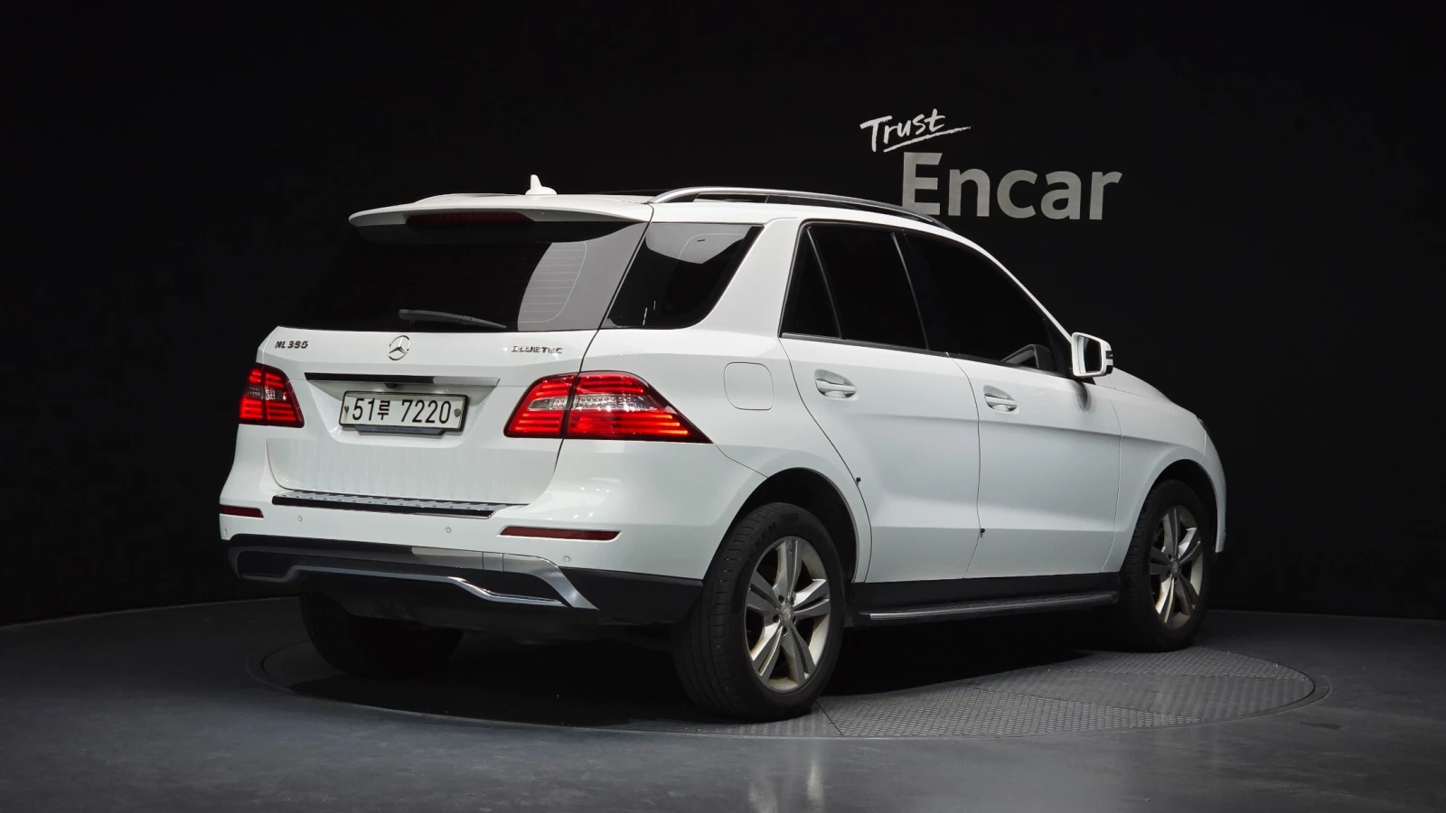 Mercedes-Benz ML 350 | АВТОФИНАНСИРАНЕ | ФИКСИРАНА ЦЕНА ДО БЪЛГАРИЯ, снимка 4 - Автомобили и джипове - 55284731