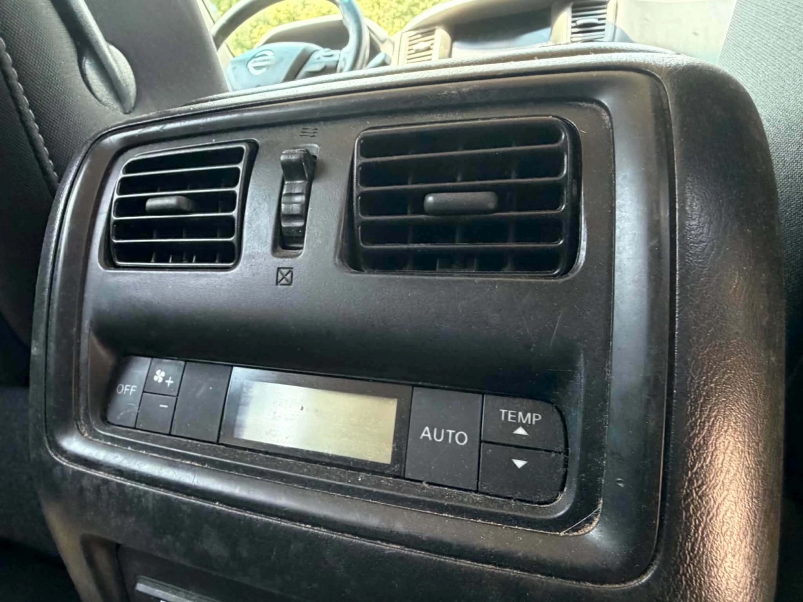 Nissan Pathfinder SV 3.5, снимка 13 - Автомобили и джипове - 55514347