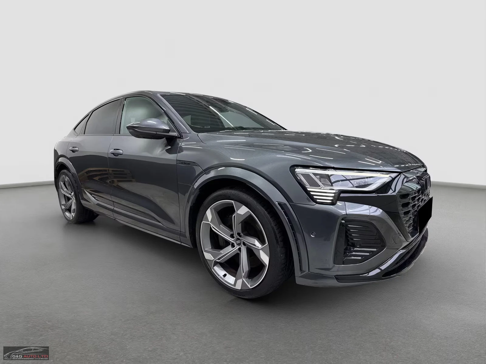 Audi SQ8 SPORTBACK/503HP/360/PANO/ACC/LED/AMBI/607z, снимка 3 - Автомобили и джипове - 55523381