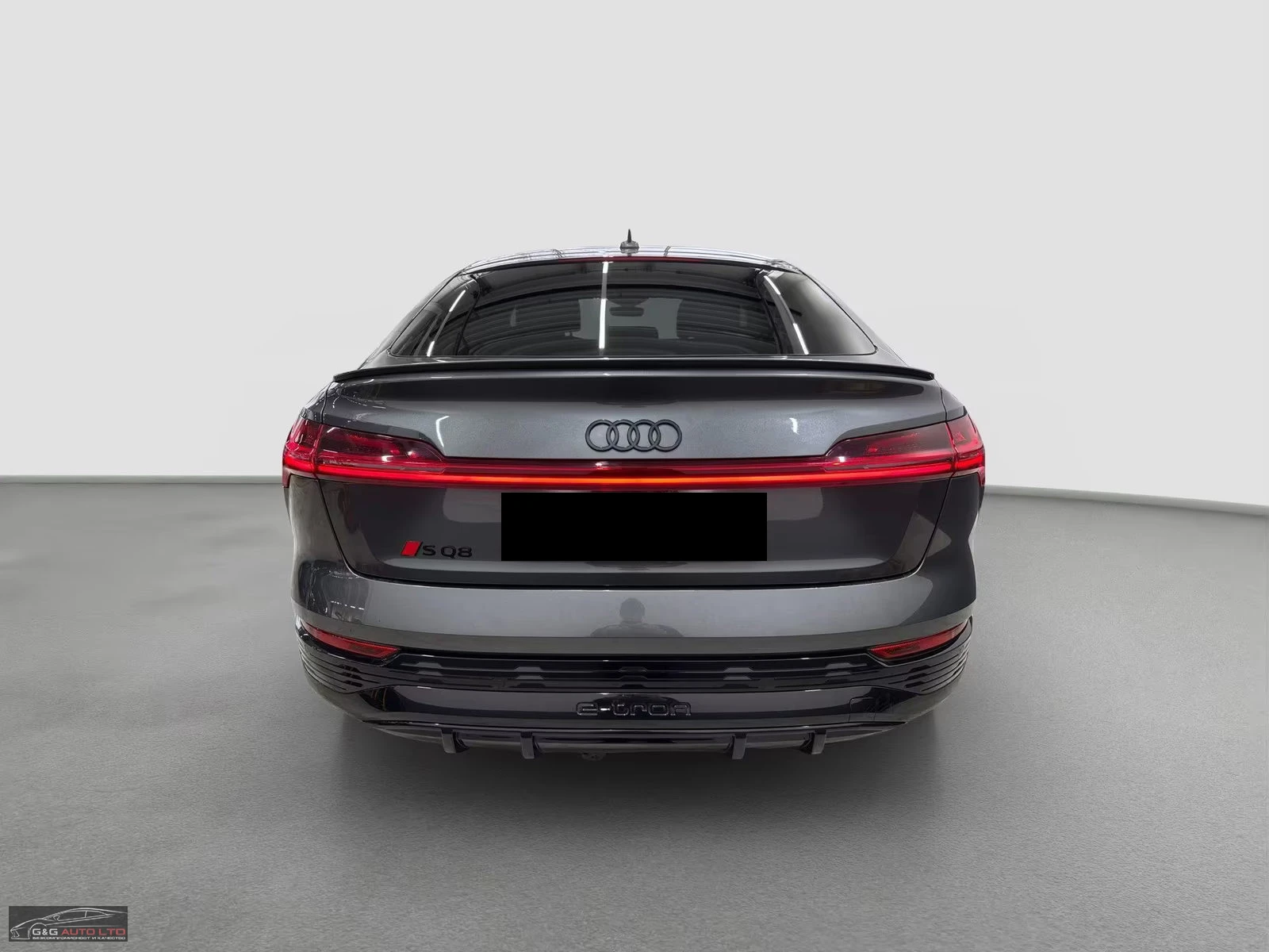 Audi SQ8 SPORTBACK/503HP/360/PANO/ACC/LED/AMBI/607z, снимка 4 - Автомобили и джипове - 55523381