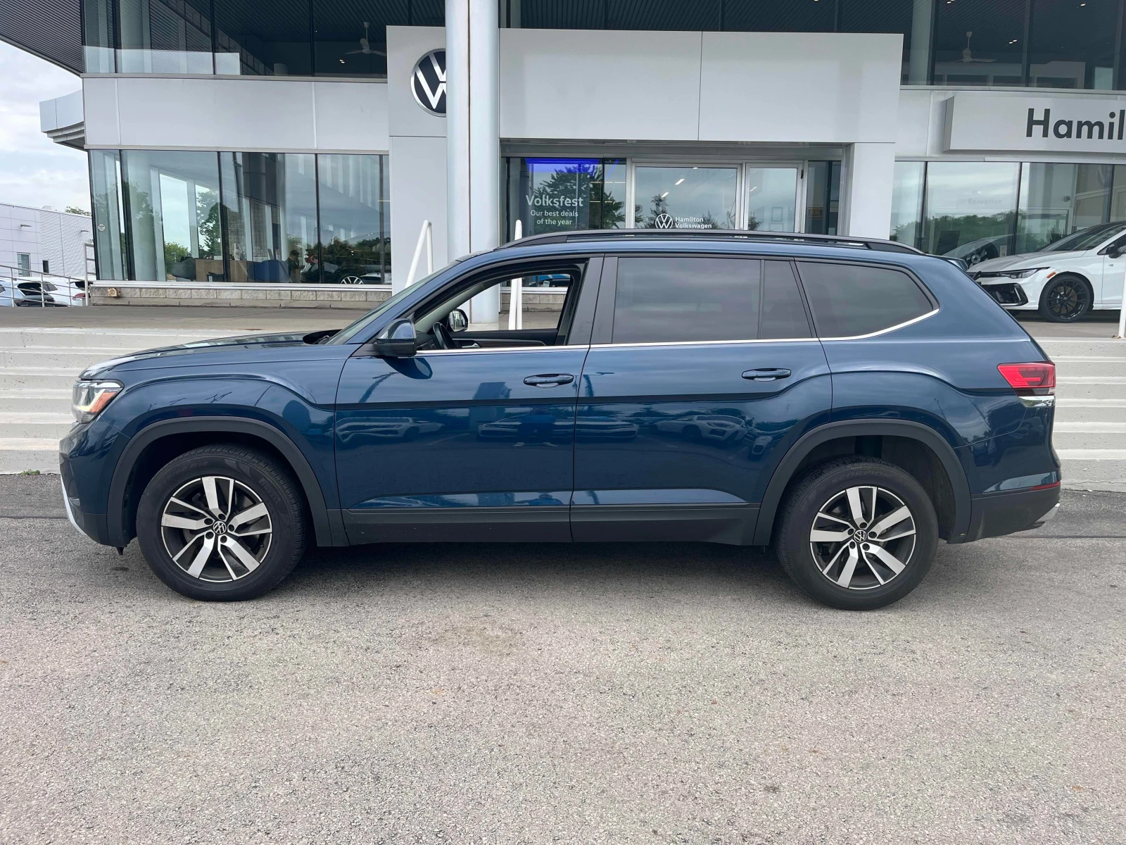 VW Atlas / ОТ ПРЕДСТАВИТЕЛСТВО НА VW / АВТОКРЕДИТ, снимка 2 - Автомобили и джипове - 56130679