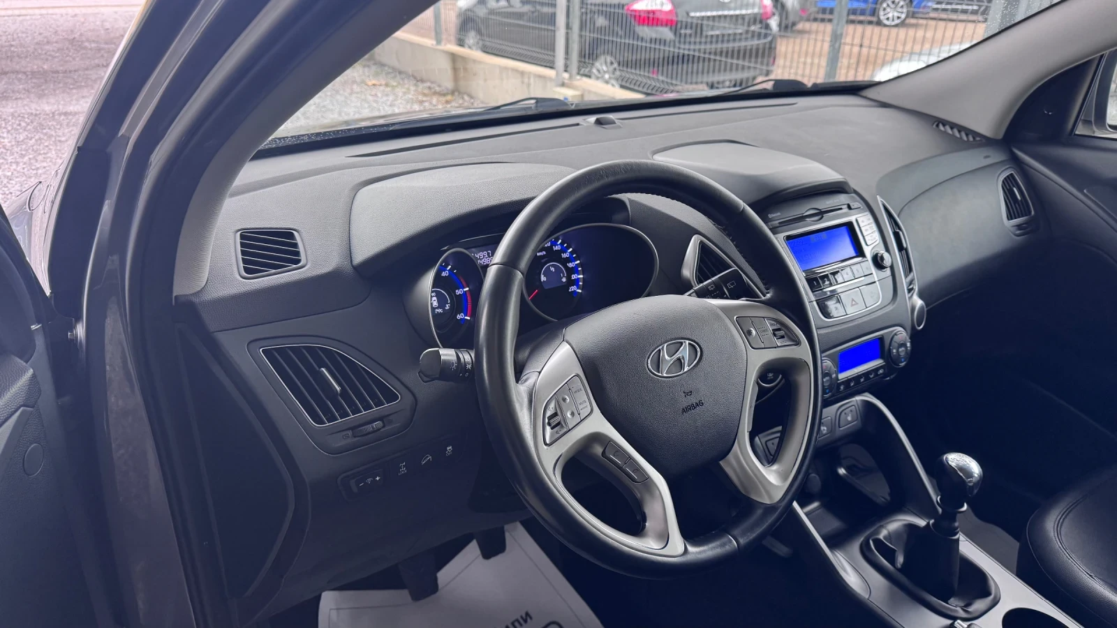 Hyundai IX35 2.0CRDI AWD 136кс, снимка 10 - Автомобили и джипове - 56748518