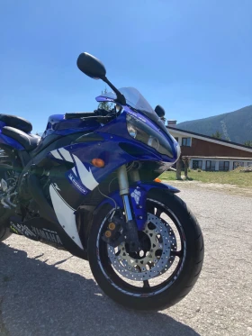     Yamaha YZF-R1