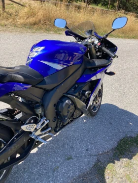     Yamaha YZF-R1
