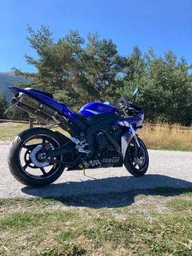     Yamaha YZF-R1