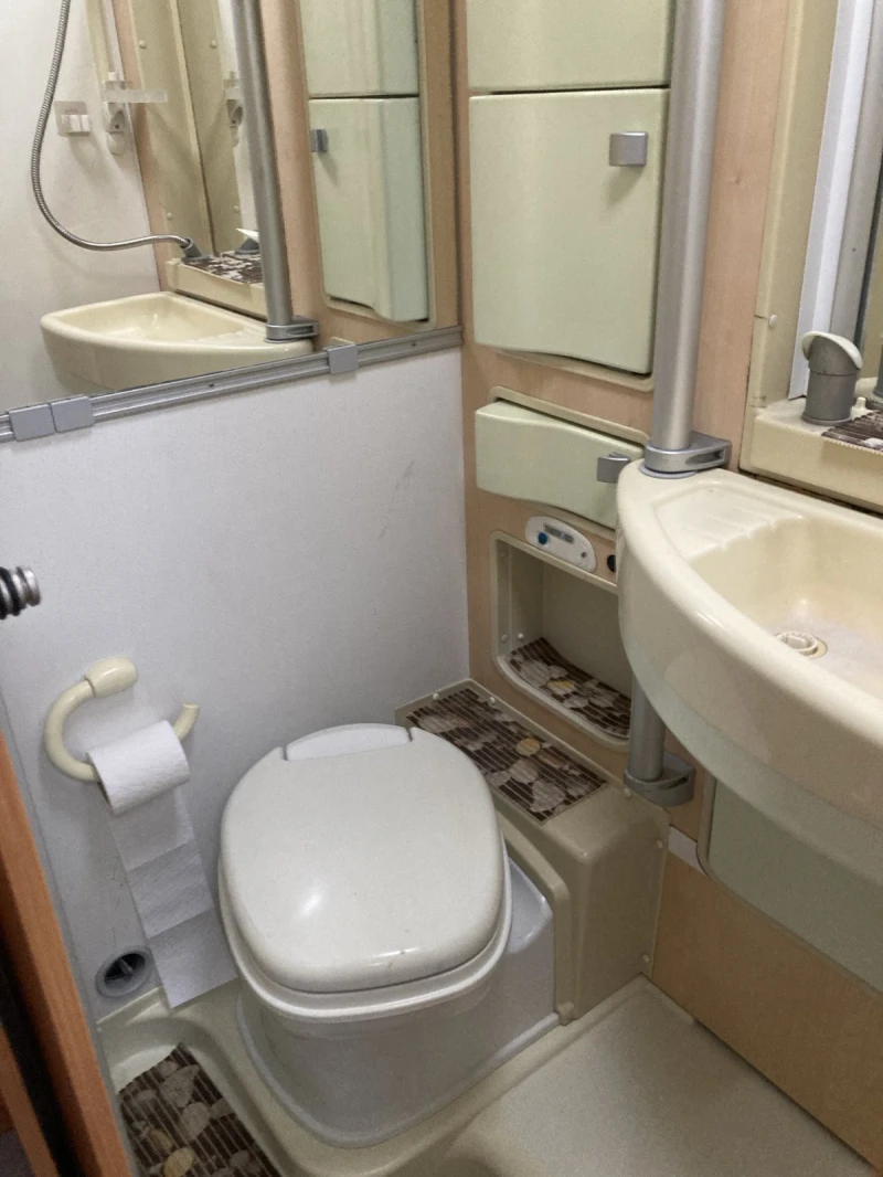 Кемпер HYMER / ERIBA 644, снимка 9 - Каравани и кемпери - 50860290