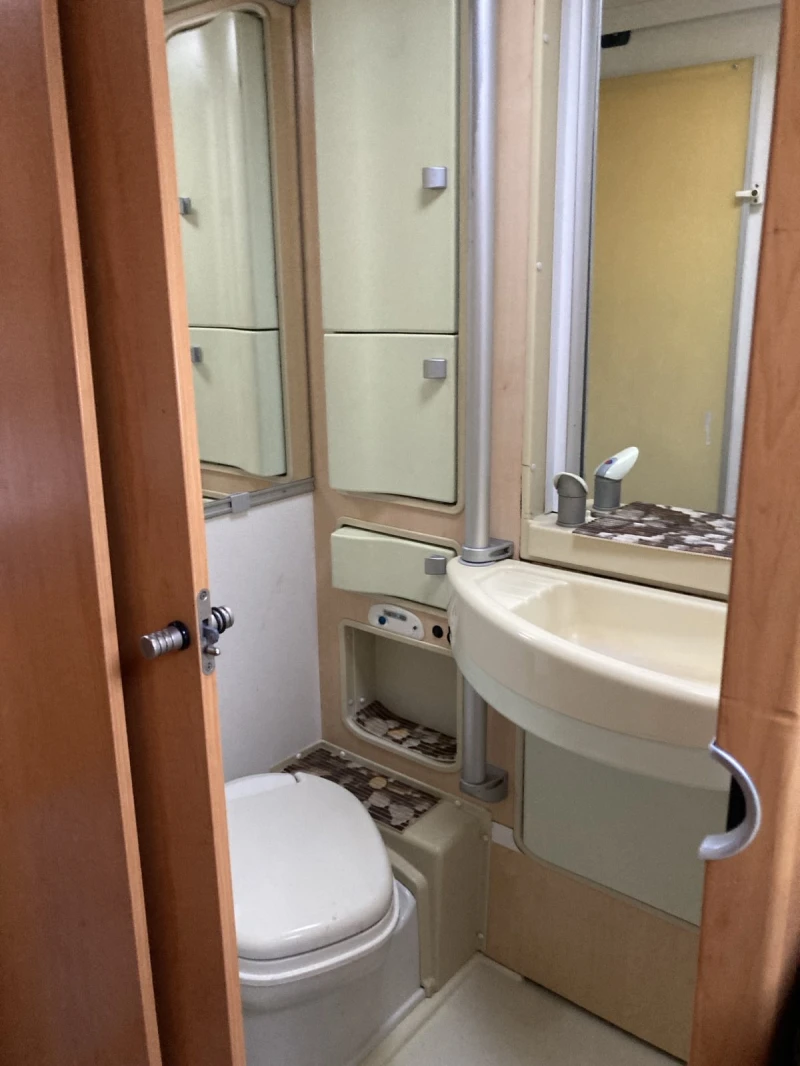 Кемпер HYMER / ERIBA 644, снимка 12 - Каравани и кемпери - 50860290