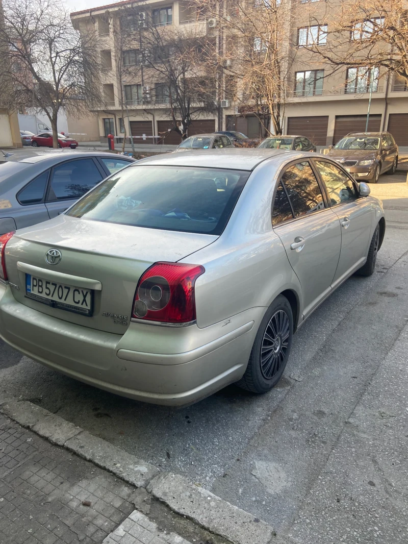 Toyota Avensis 2.0 D4D, снимка 4 - Автомобили и джипове - 48537771