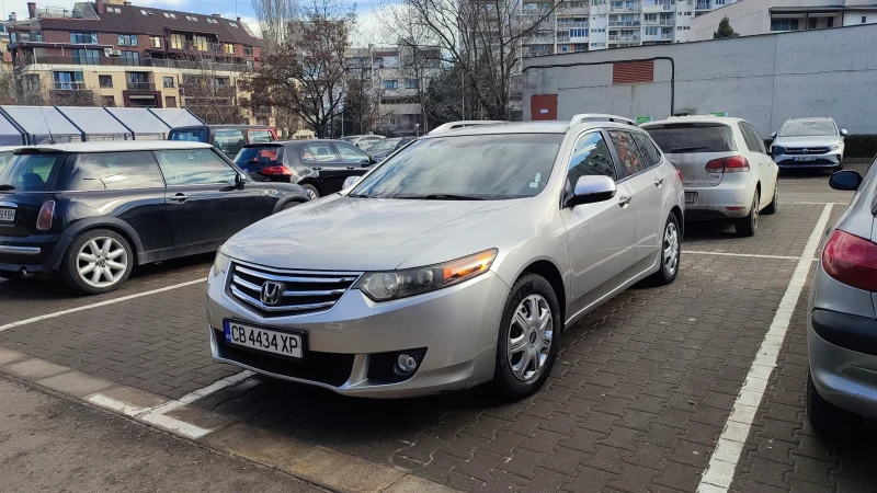 Honda Accord 2.0 Tourer, снимка 1 - Автомобили и джипове - 48864588