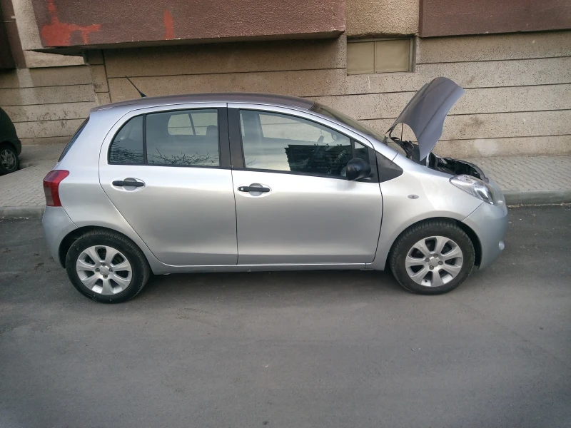 Toyota Yaris, снимка 14 - Автомобили и джипове - 49450123