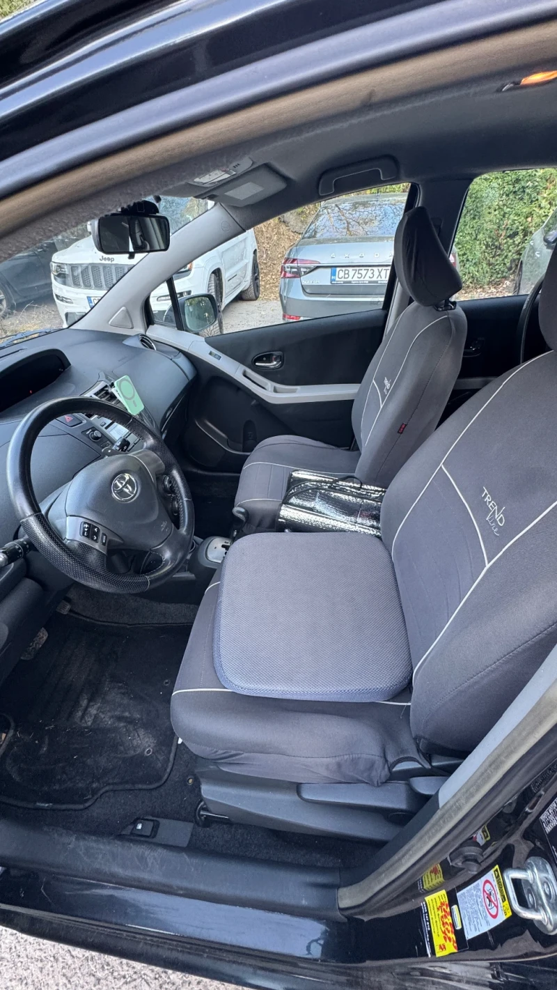Toyota Yaris 1.3 VVTI, снимка 7 - Автомобили и джипове - 52434438