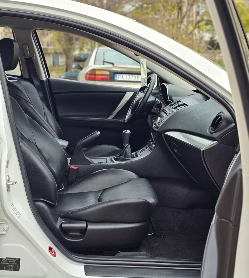 Mazda 3 MZR-CD2.2/SPORT* FULL EKSTRI, снимка 8 - Автомобили и джипове - 52457579