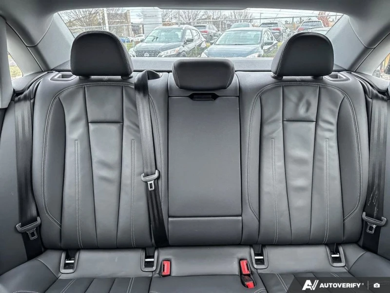 Audi A4 * Komfort * CARFAX * БЕЗ ПЪРВОНАЧАЛНА ВНОСКА, снимка 17 - Автомобили и джипове - 52842962