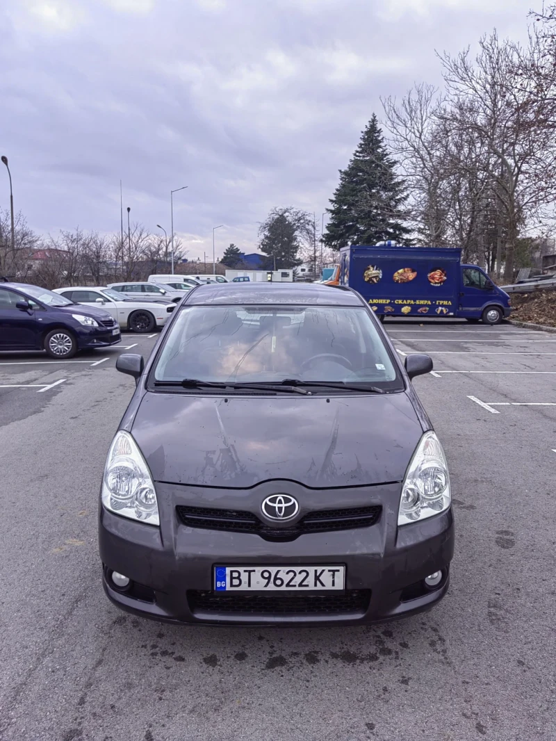 Toyota Corolla verso 2.2D4D , снимка 2 - Автомобили и джипове - 53486019