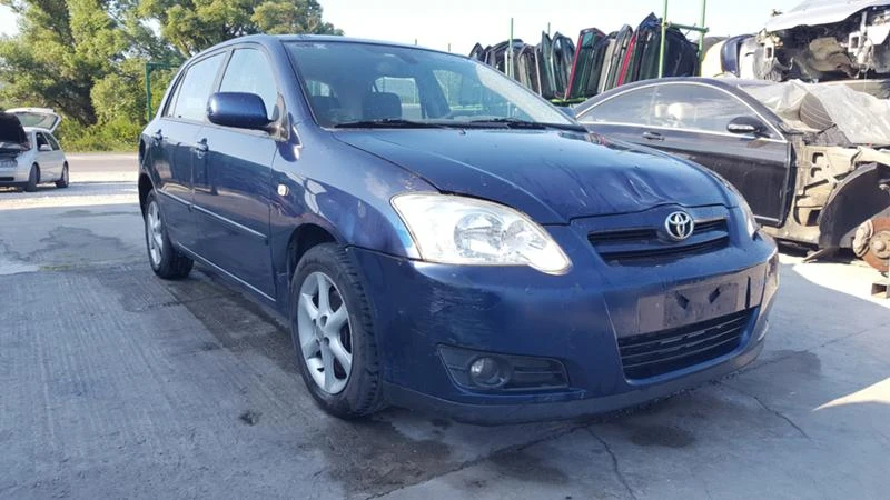 Toyota Corolla 1.4D4D Автоматик - изображение 2