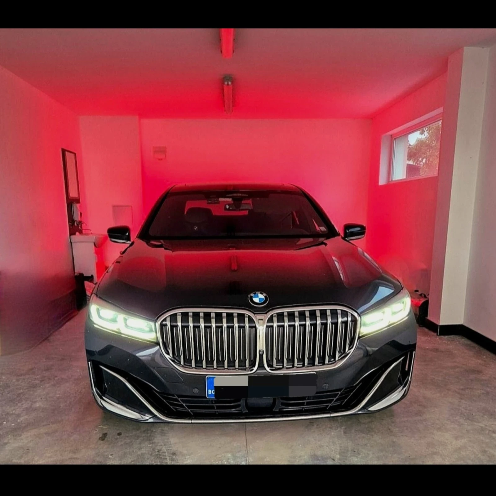 BMW 750 - [1] 