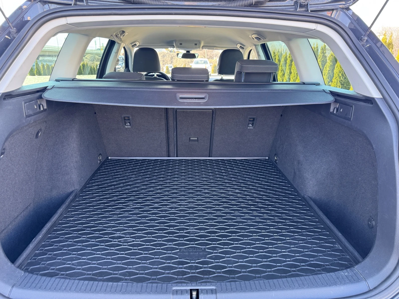 VW Golf Variant 2.0 TDI DSG ergoActive | Mobile.bg   13