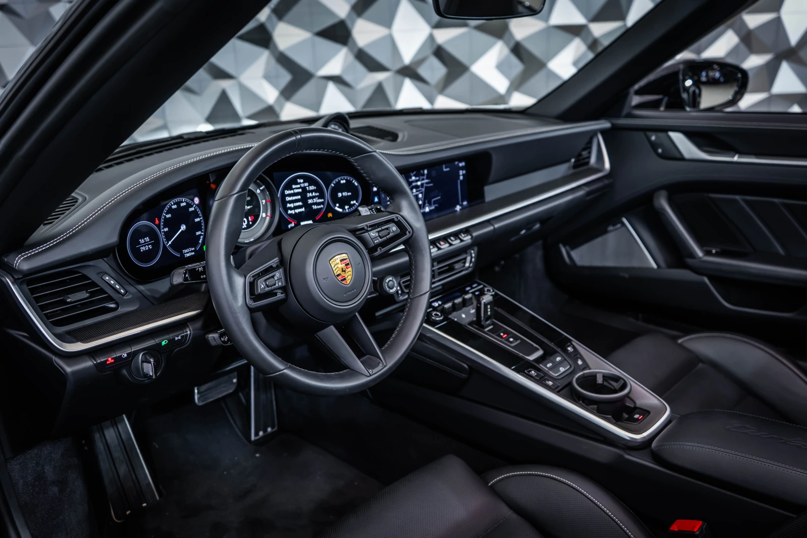 Porsche 911 Turbo S Cabrio Akrap* Keramik* Lift* Matrix - изображение 8