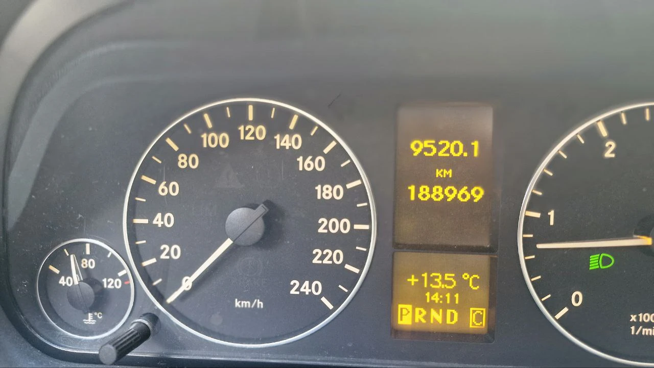 Mercedes-Benz A 180 PREMIUM - изображение 9