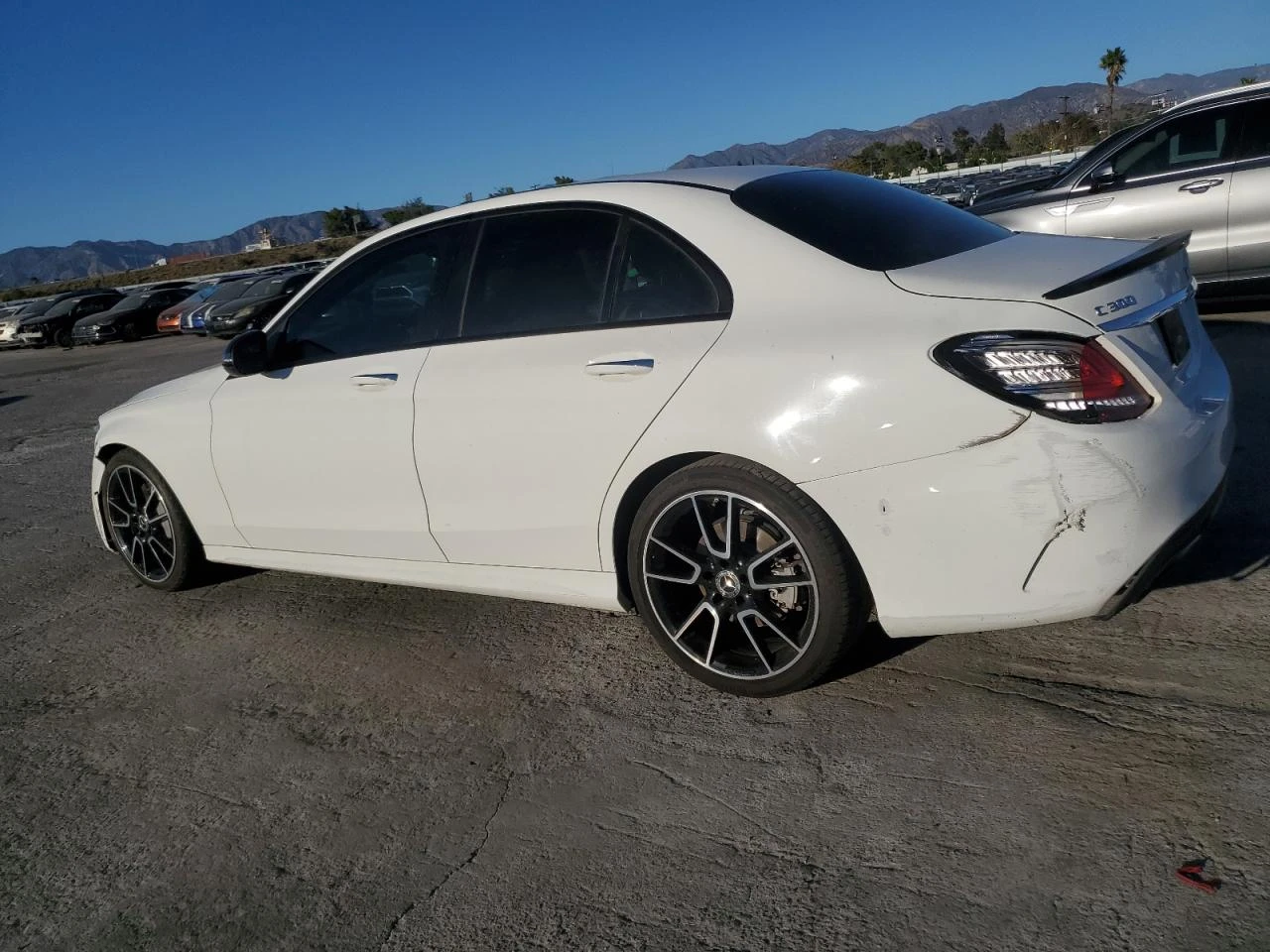 Mercedes-Benz C 300 AMG-PKG* KEYLESS* DIGITAL* BLIND SPOT* LANE ASSIST | Mobile.bg   4