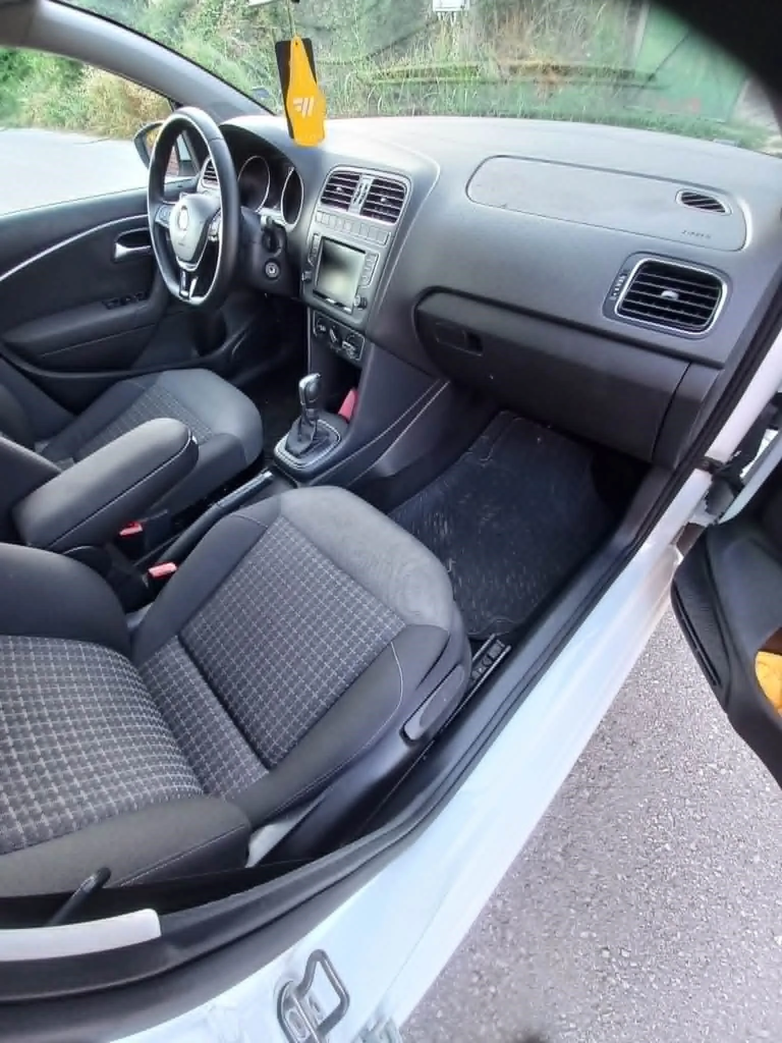 VW Polo 1, 4, снимка 15 - Автомобили и джипове - 53432644