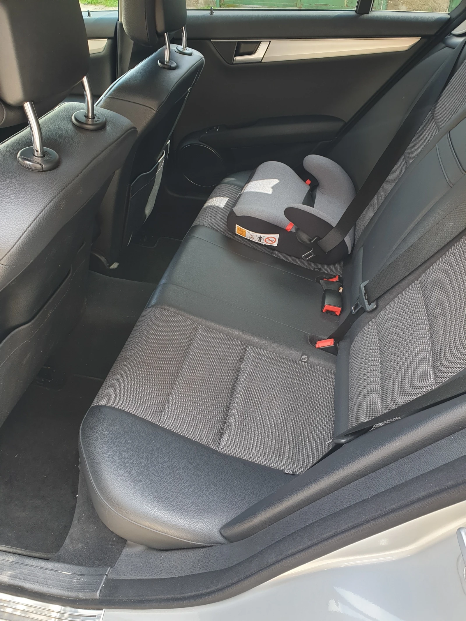 Mercedes-Benz C 220 AVANTGARD 7G, снимка 11 - Автомобили и джипове - 54914356