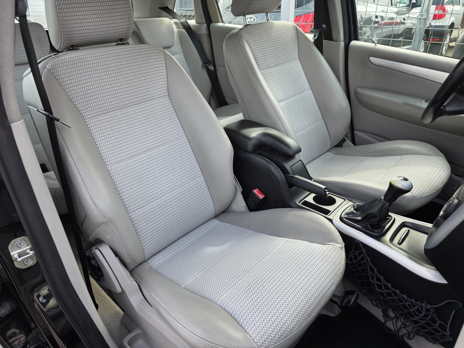 Mercedes-Benz B 200 2.0 GPL NAVI НАПЪЛНО ОБСЛУЖЕН , снимка 12 - Автомобили и джипове - 54205548