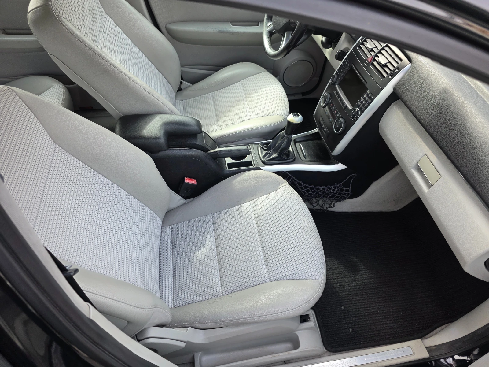 Mercedes-Benz B 200 2.0 GPL NAVI НАПЪЛНО ОБСЛУЖЕН , снимка 11 - Автомобили и джипове - 54205548