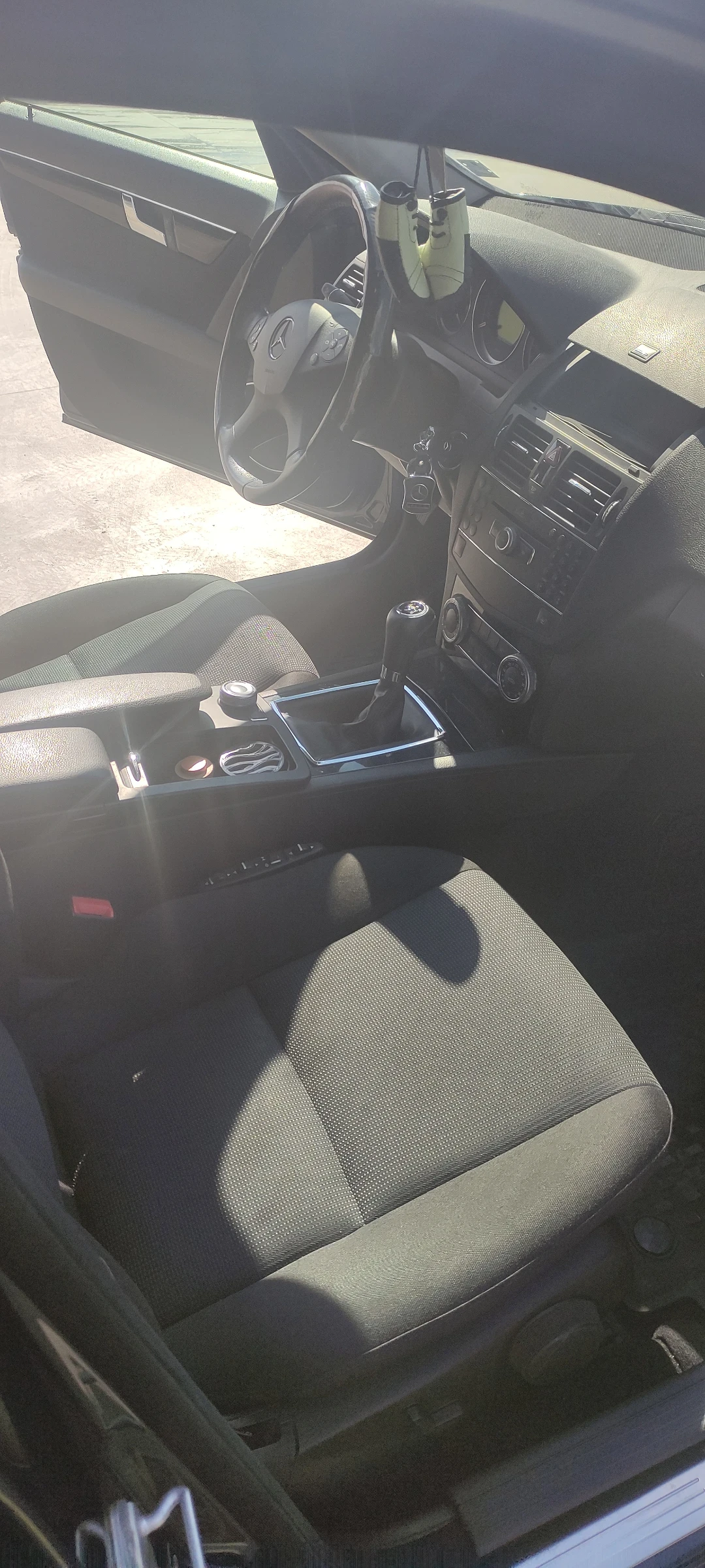 Mercedes-Benz C 220, снимка 3 - Автомобили и джипове - 54377433