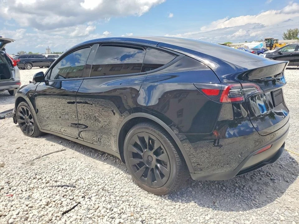 Tesla Model Y, снимка 2 - Автомобили и джипове - 54818651