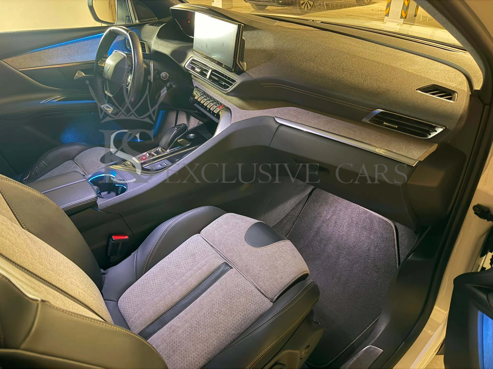 Peugeot 3008 1.6 HYBRID* GT-LINE* 4WD* 360* FOCAL* , снимка 17 - Автомобили и джипове - 54837360