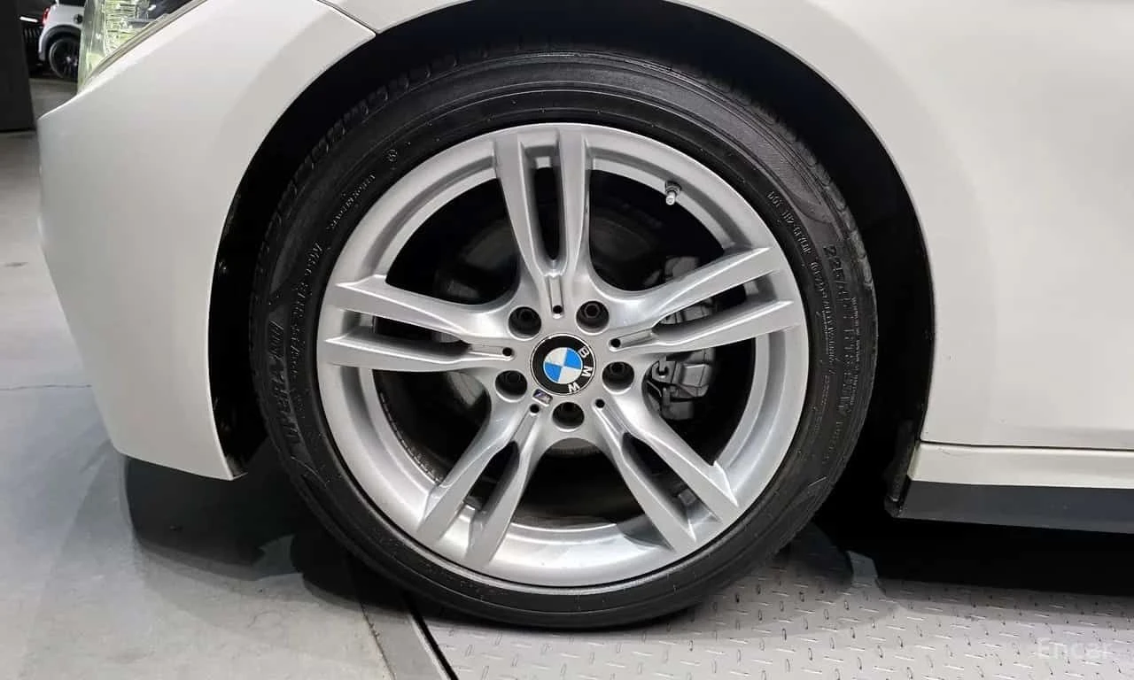 BMW 330 i M Sport  | АВТОФИНАНСИРАНЕ БЕЗ ПЪРВОНАЧАЛНА, снимка 5 - Автомобили и джипове - 55631626