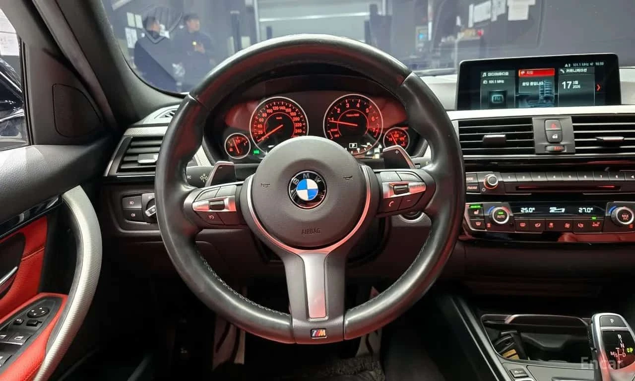 BMW 330 i M Sport  | АВТОФИНАНСИРАНЕ БЕЗ ПЪРВОНАЧАЛНА, снимка 13 - Автомобили и джипове - 55631626