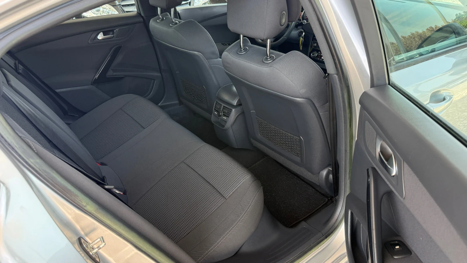 Peugeot 508 1.6 i 156 ps, снимка 9 - Автомобили и джипове - 55846391