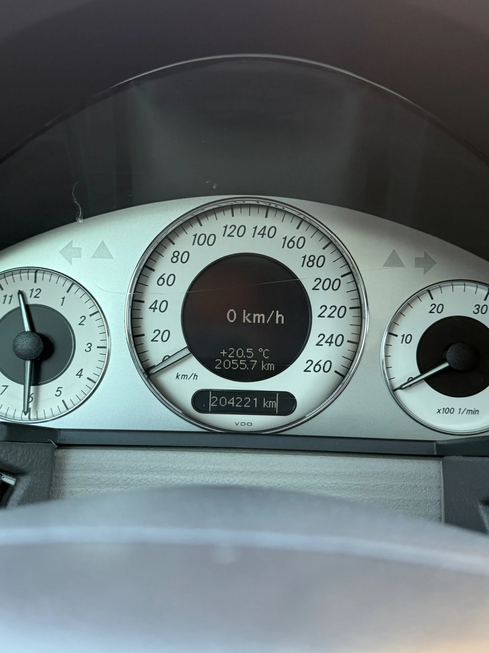 Mercedes-Benz E 280, снимка 9 - Автомобили и джипове - 56198385