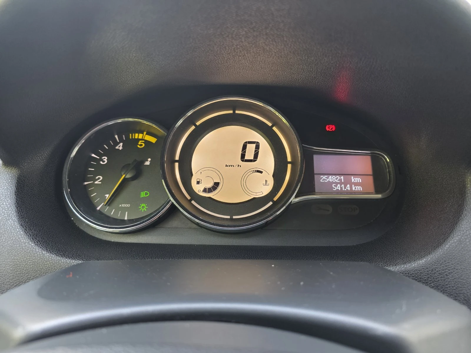 Renault Megane 1.5 DCI, снимка 13 - Автомобили и джипове - 56576535