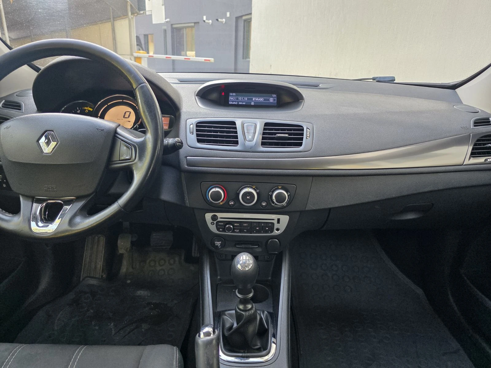 Renault Megane 1.5 DCI, снимка 14 - Автомобили и джипове - 56576535