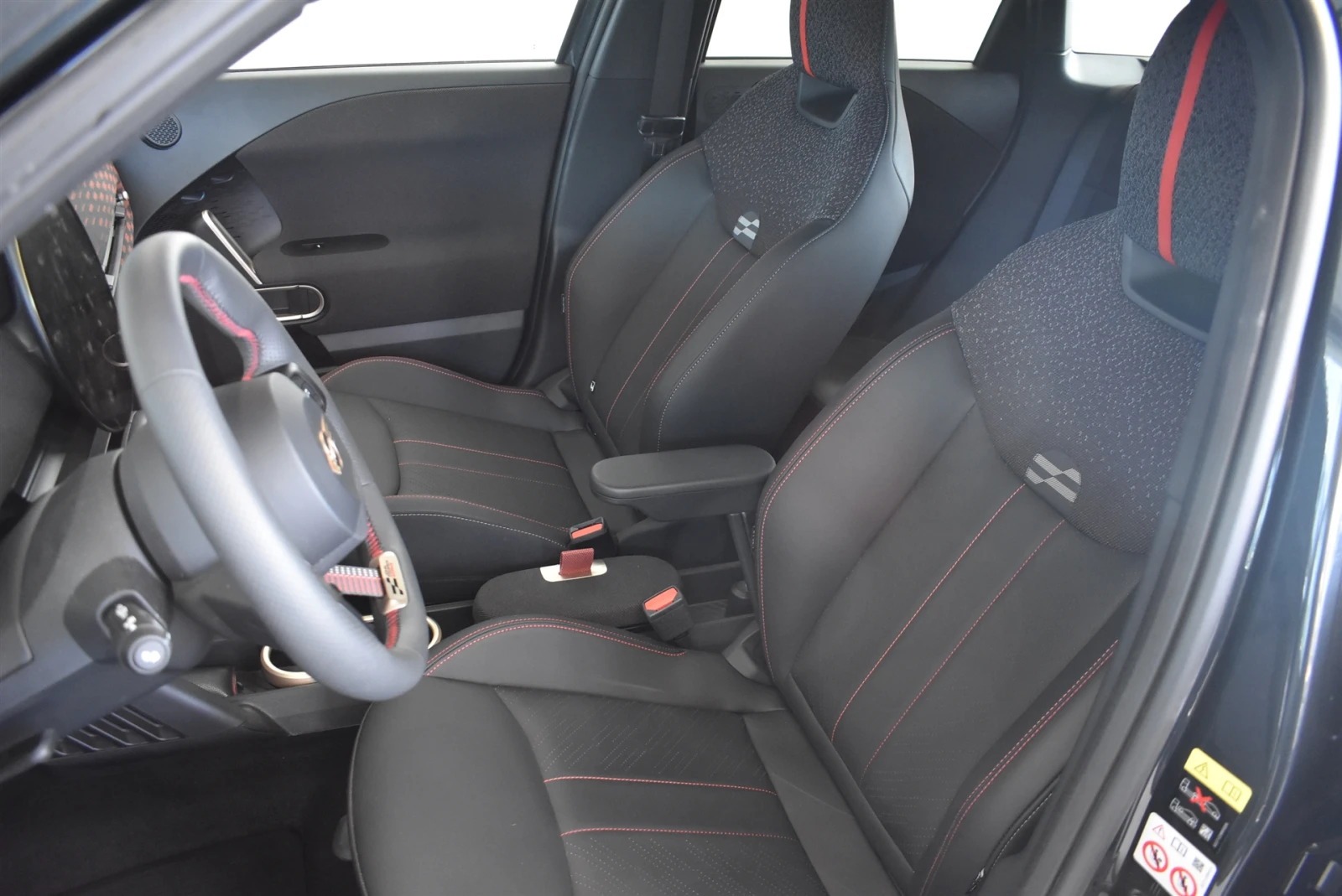 Mini Aceman SE, снимка 6 - Автомобили и джипове - 56636395