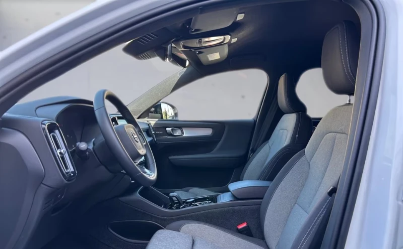 Volvo XC40 PLUS-BRIGHT B3/163HP/2WD/DIGITAL/MEMO/KLESS/628f, снимка 9 - Автомобили и джипове - 51441657