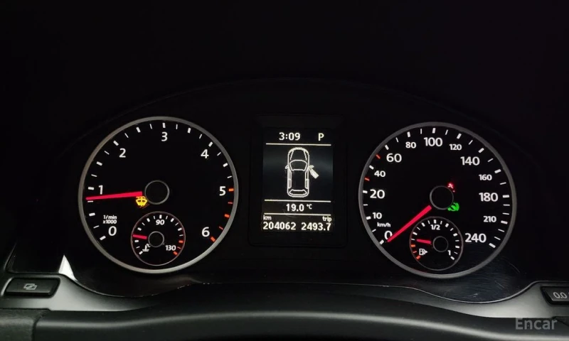 VW Tiguan, снимка 8 - Автомобили и джипове - 53230200