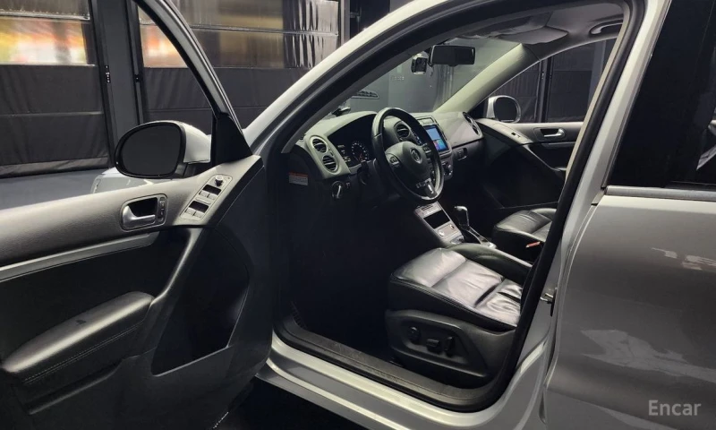 VW Tiguan, снимка 10 - Автомобили и джипове - 53230200