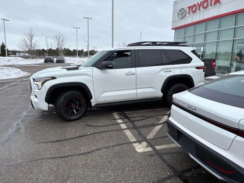 Toyota Sequoia 4WD  CARFAX, снимка 2 - Автомобили и джипове - 53447301