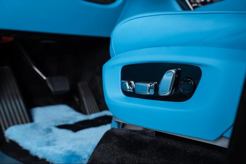 Rolls-Royce Cullinan BLACK BADGE , снимка 7 - Автомобили и джипове - 53725077