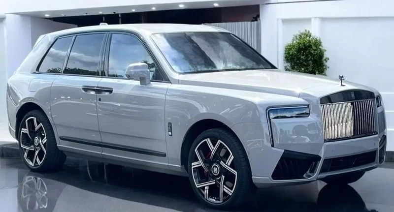 Rolls-Royce Cullinan BLACK BADGE 
