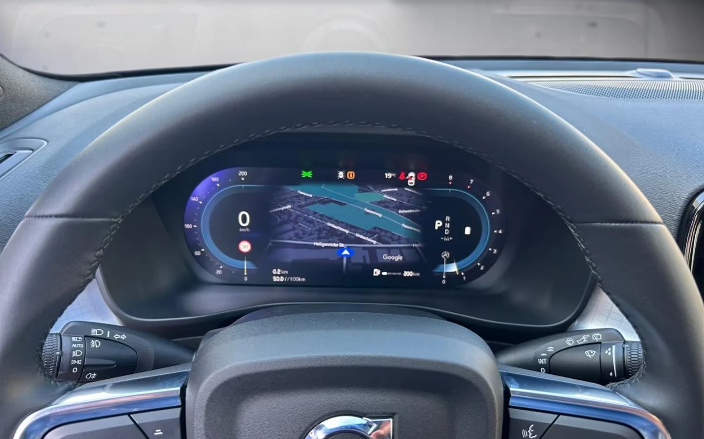 Volvo XC40 PLUS-BRIGHT B3/163HP/2WD/DIGITAL/MEMO/KLESS/628f | Mobile.bg   12