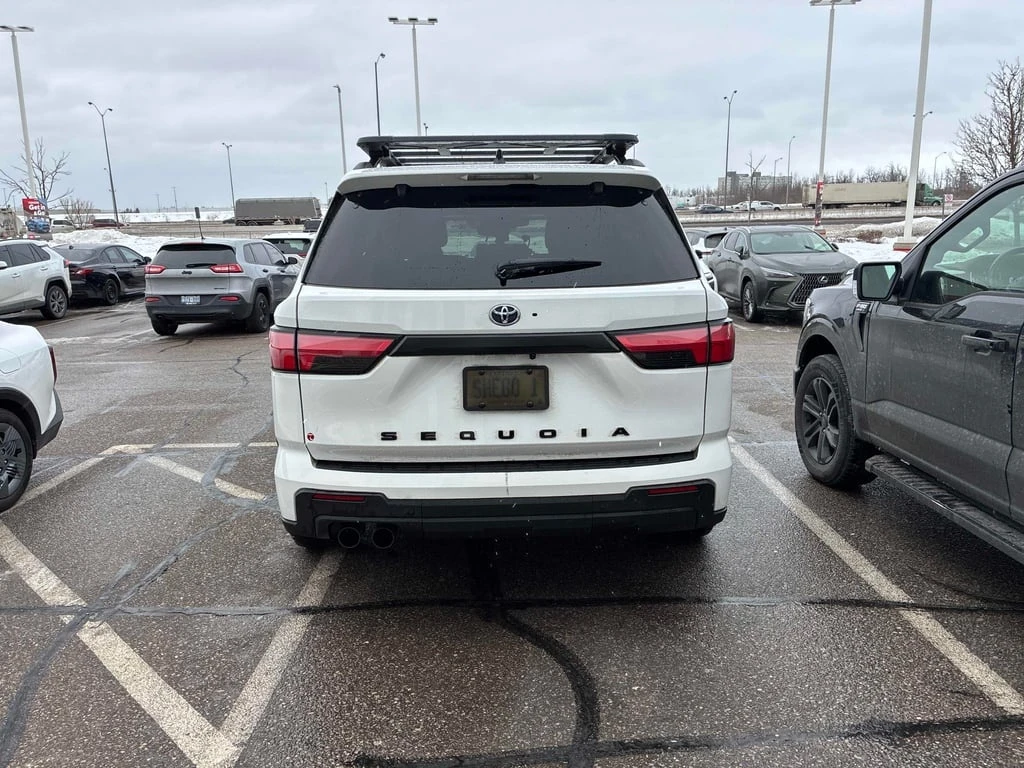 Toyota Sequoia 4WD  CARFAX - изображение 4