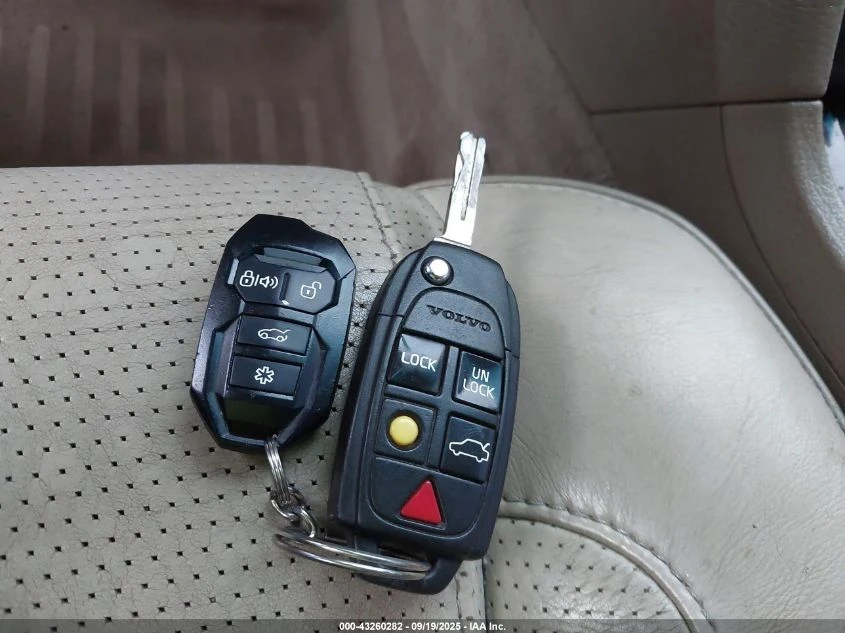 Volvo Xc90 4.4 AWD, снимка 15 - Автомобили и джипове - 54255859